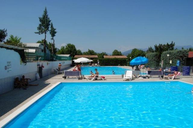 Campeggio Trevisago Iris Park Moniga del Garda Ruang foto